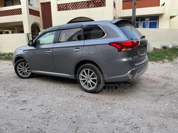 Mitsubishi Outlander 2019 Gray