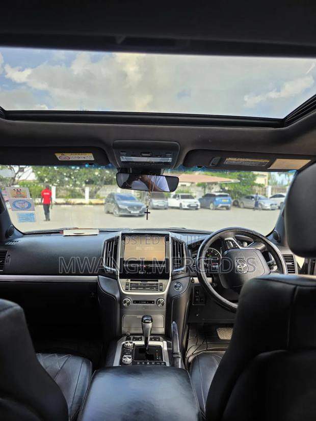 Toyota Land Cruiser 2016 Black
