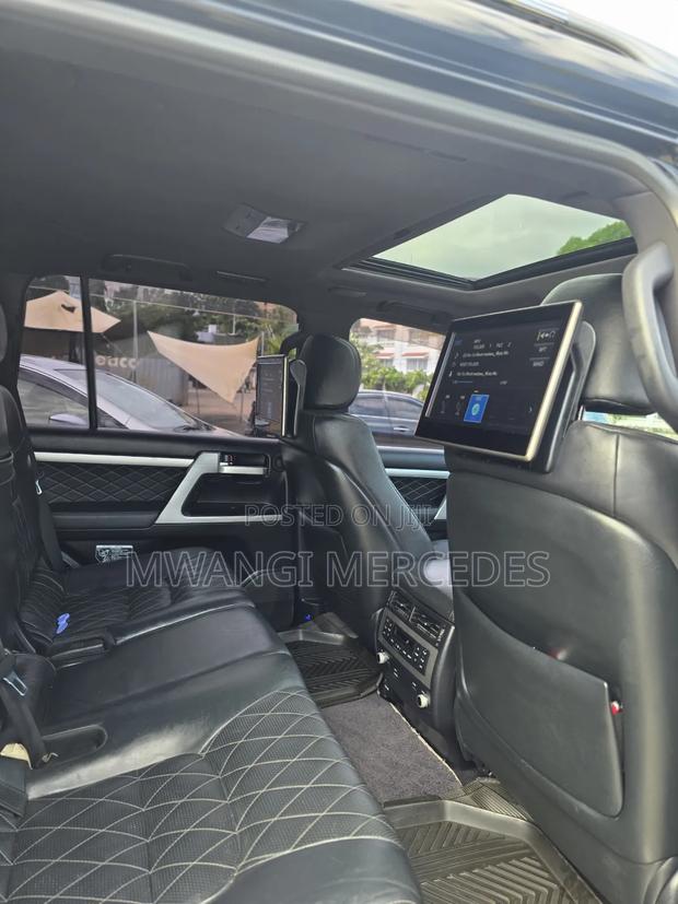 Toyota Land Cruiser 2016 Black