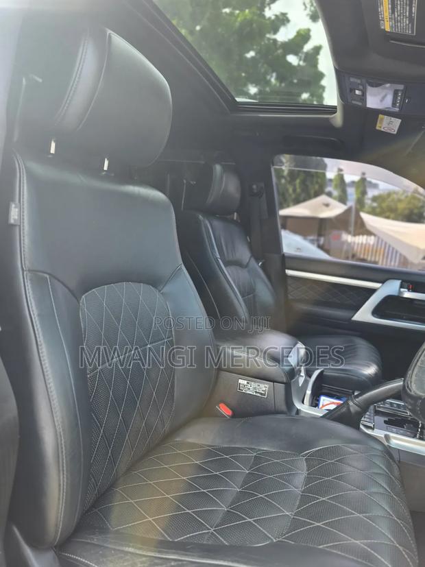 Toyota Land Cruiser 2016 Black