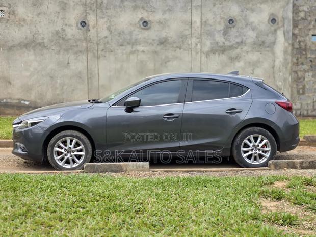 Mazda Axela 2018 Gray