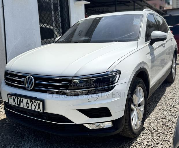 Volkswagen Tiguan 2.0T SEL FWD 2017 White
