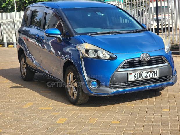 Toyota Sienta 2015 Blue