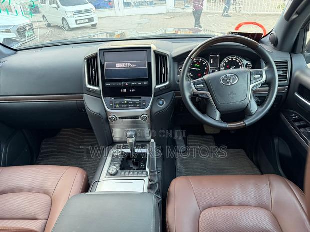 Toyota Land Cruiser 2021 Black