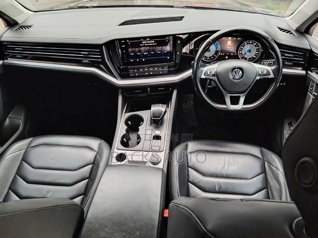 Volkswagen Touareg 2018 Black