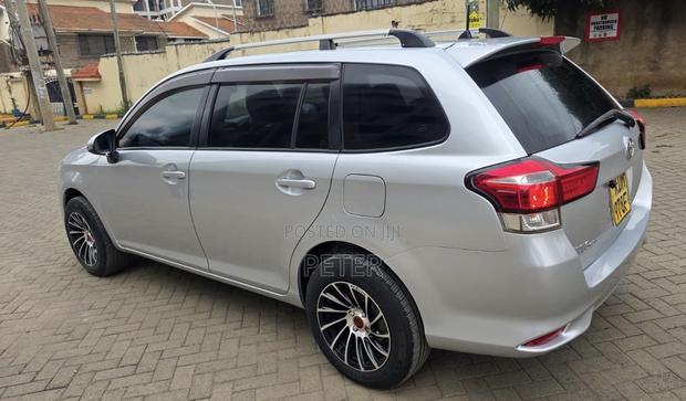 Toyota Corolla Fielder 2016 Silver