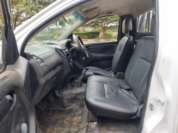Toyota Hilux 2014 White