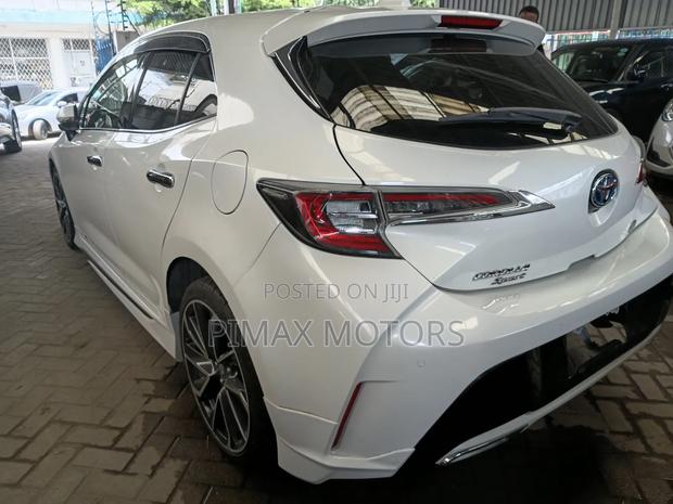 Toyota Corolla Hybrid 2023 White