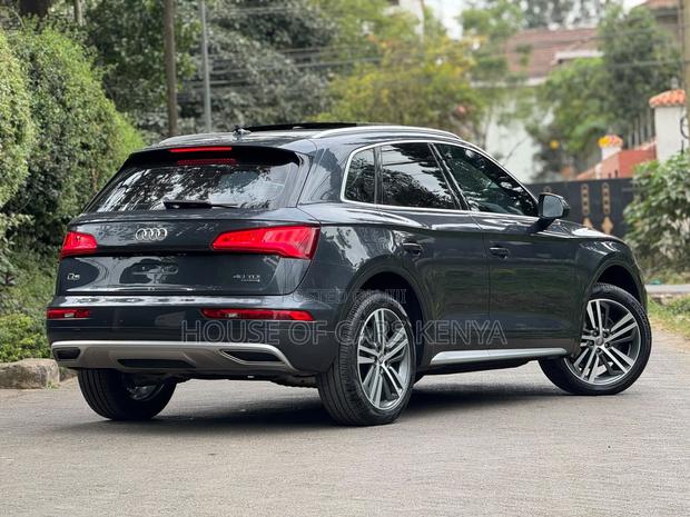Audi Q5 2.0T Premium AWD quattro 2019 Gray