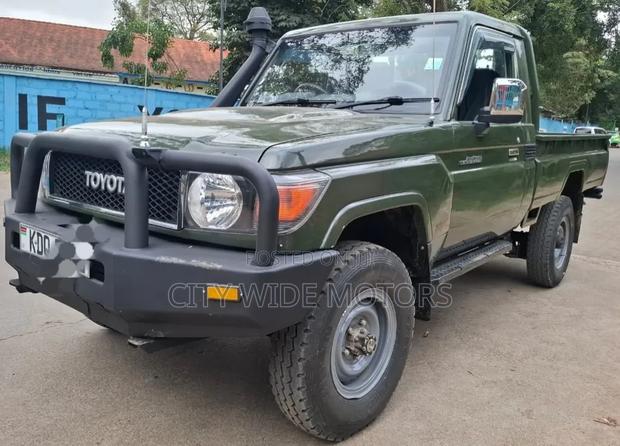 Toyota Land Cruiser 79 Series 2014 Green
