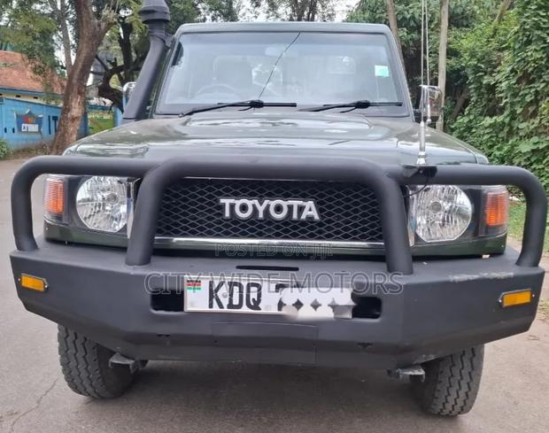 Toyota Land Cruiser 79 Series 2014 Green