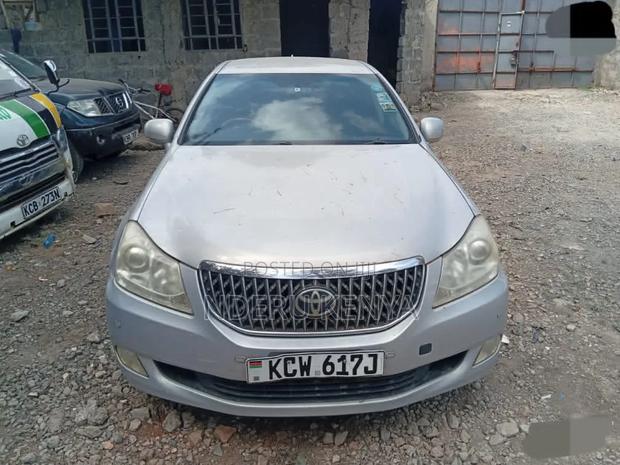 Toyota Crown 2012 Silver