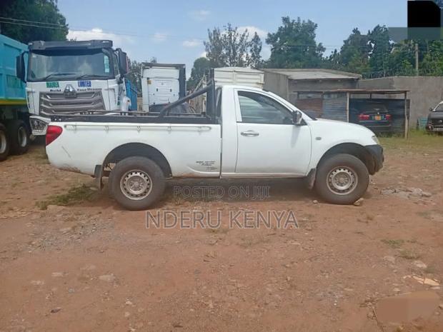 Mitsubishi L200 Single Cab 2.5 TD 4WD 2009 White