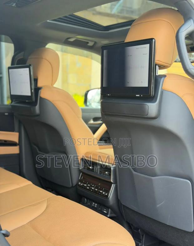 Lexus LX 2022 Black