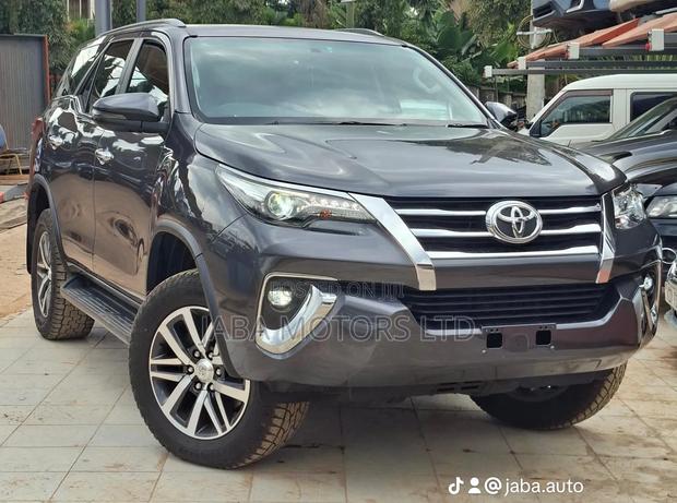 Toyota Fortuner 2019 Brown