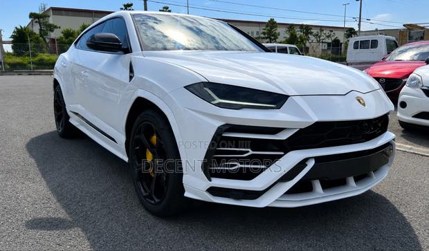 Lamborghini Urus 2024 White