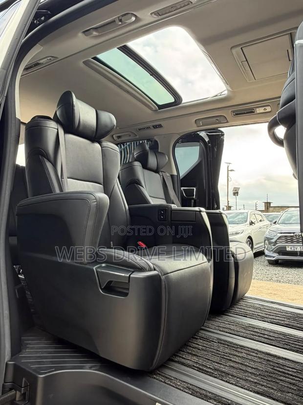 Toyota Alphard 2019 Black
