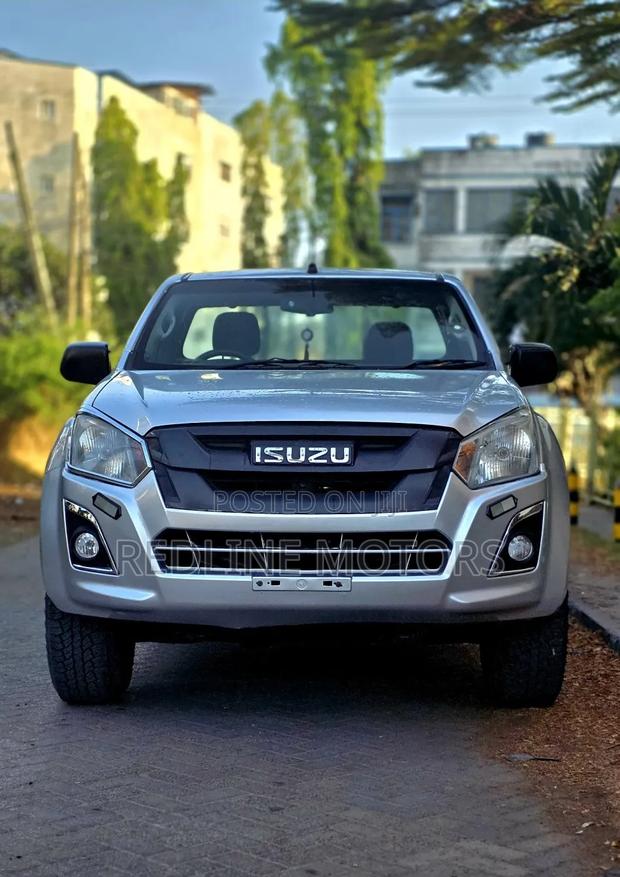 Isuzu D-MAX 2021 Silver