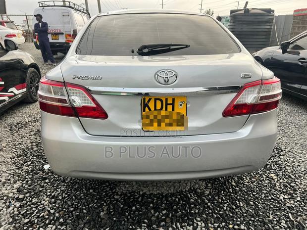 Toyota Premio 2015 Silver
