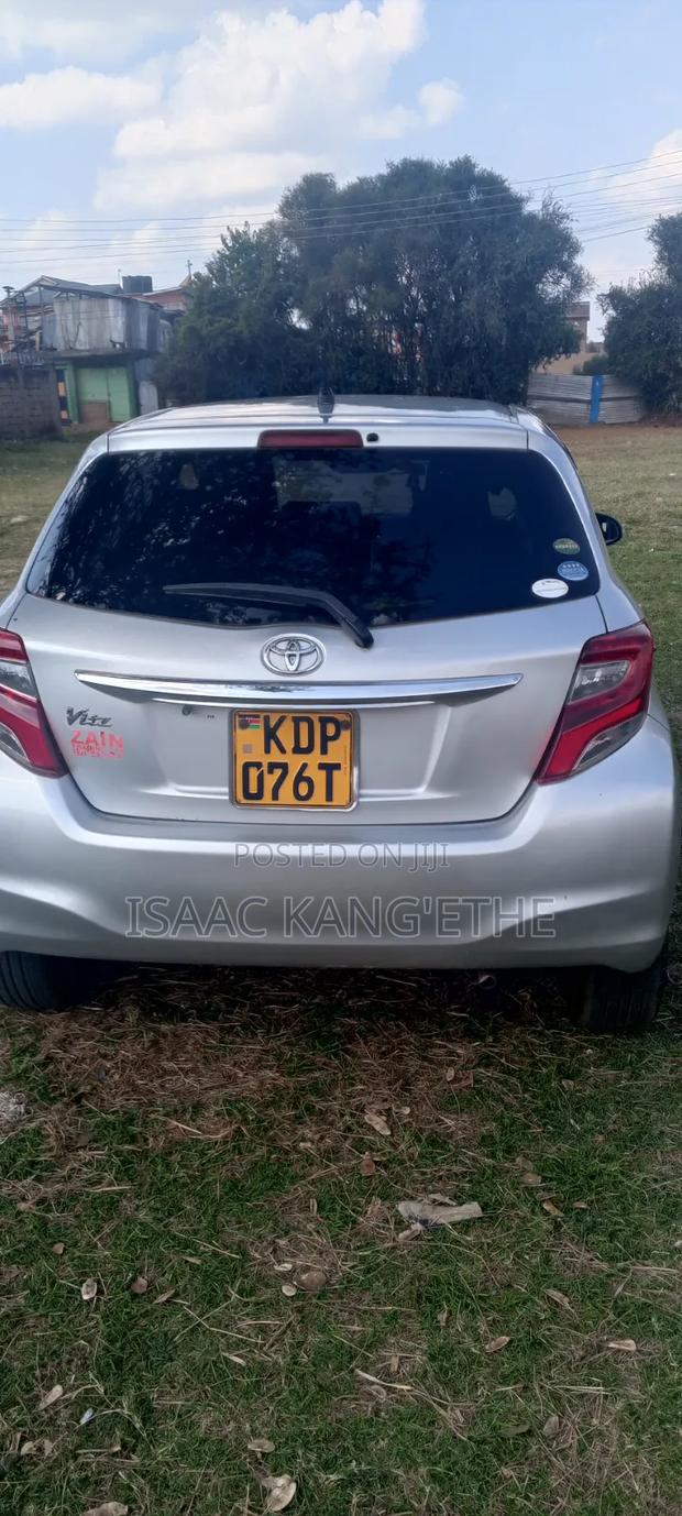 Toyota Vitz 2016 Silver