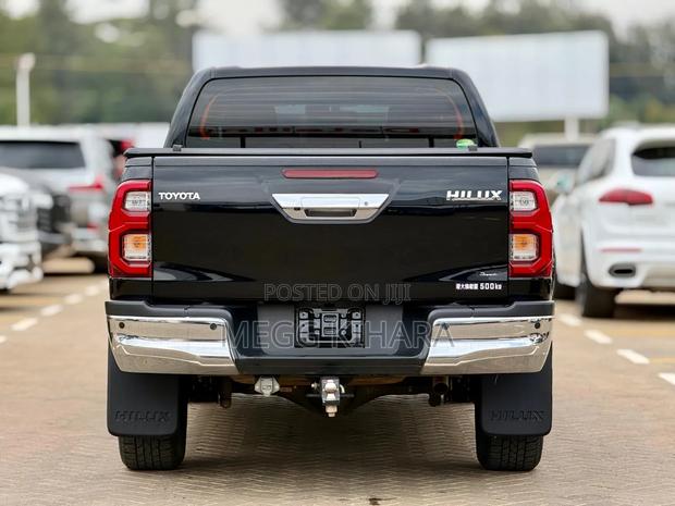 Toyota Hilux 2021 Black