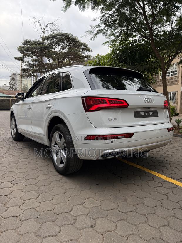 Audi Q5 2.0T Premium AWD quattro 2019 White