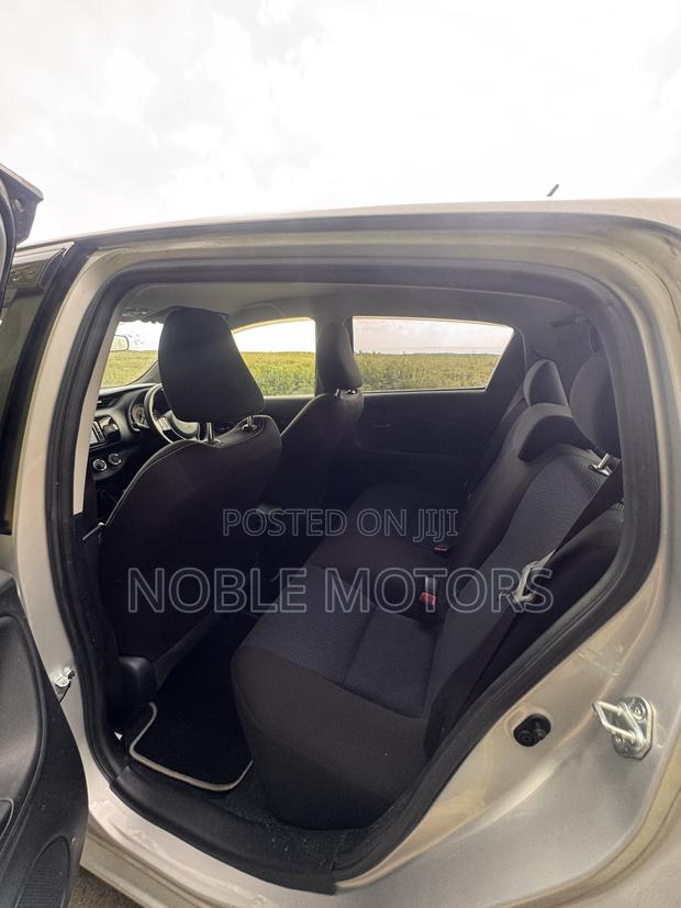 Toyota Vitz 2018 Silver