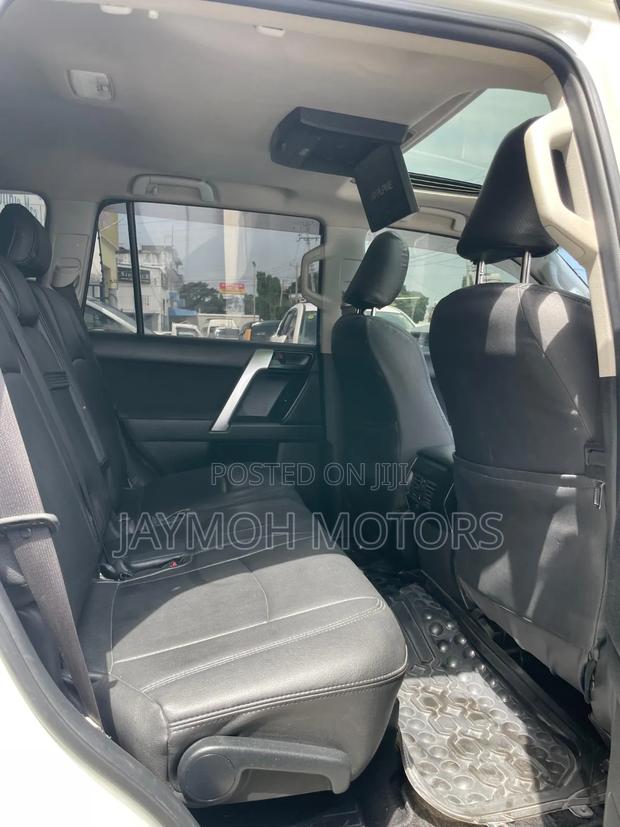 Toyota Land Cruiser Prado 2018 White