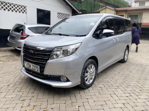 Toyota Noah 2016 Silver