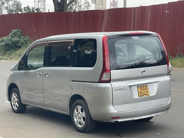 Nissan Serena 2006 Silver