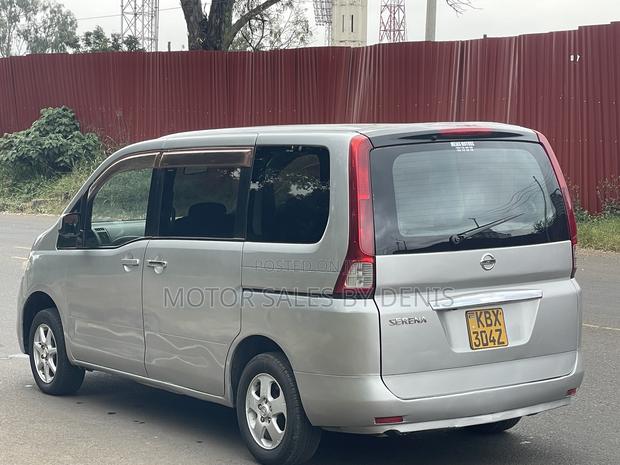 Nissan Serena 2006 Silver