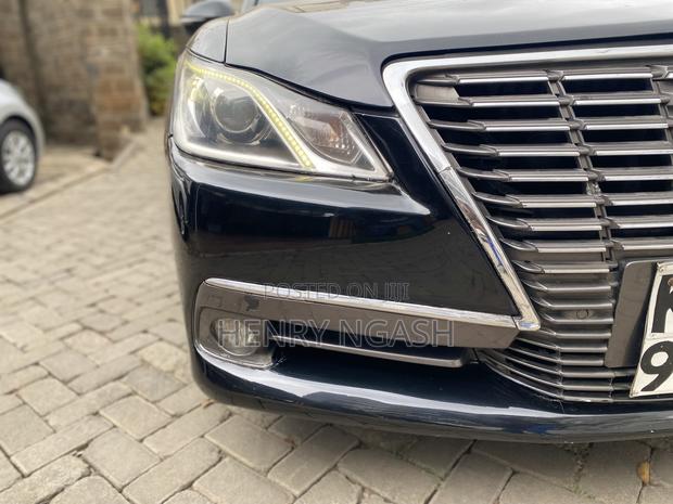 Toyota Crown 2013 Black