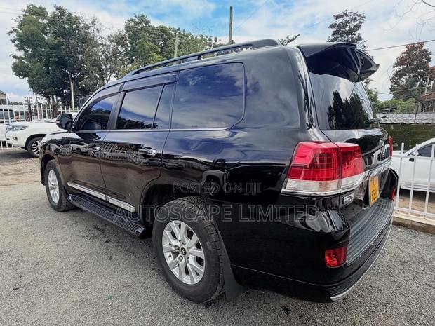 Toyota Land Cruiser 2017 Black