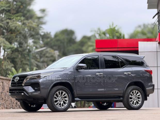 Toyota Fortuner 2021 Gray