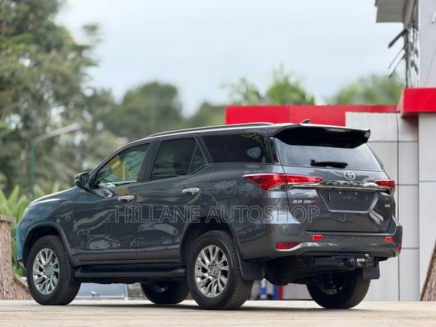 Toyota Fortuner 2021 Gray