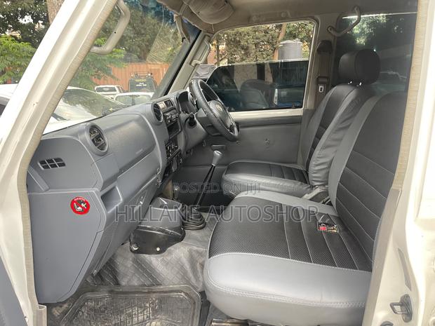 Toyota Land Cruiser Prado 2016 Beige