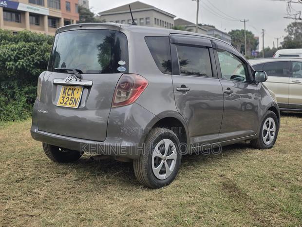 Toyota Ractis 2010 Gray