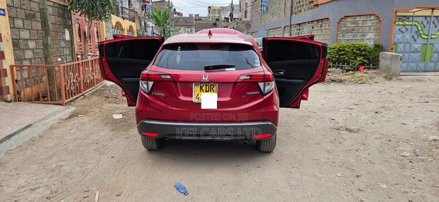 Honda Vezel 1.5 Hybrid 2WD 2017 Red