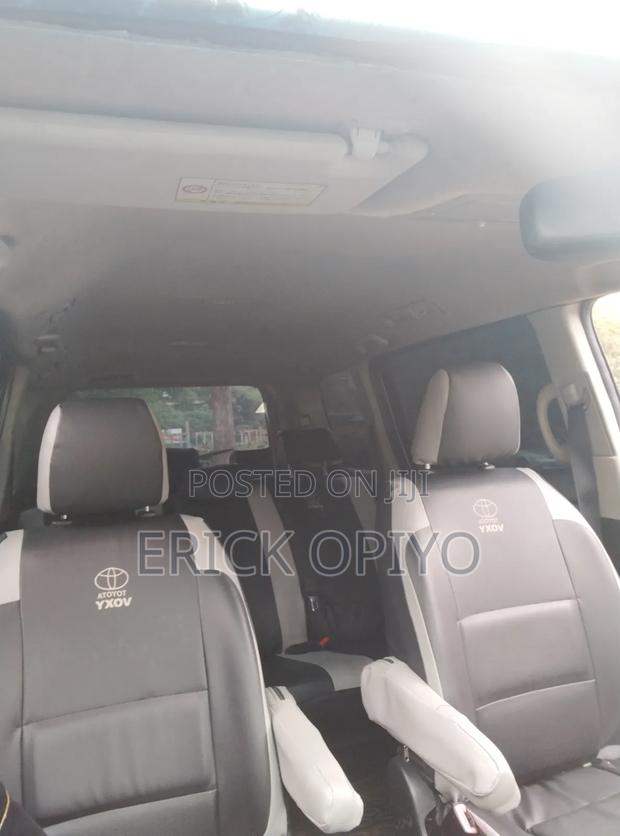 Toyota Voxy 2013 Pearl
