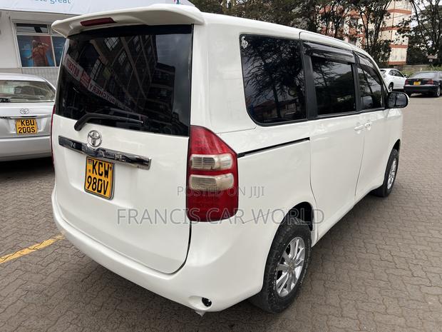 Toyota Noah 2012 White