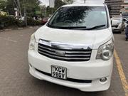 Toyota Noah 2012 White for sale