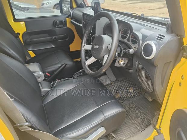 Jeep Wrangler Rubicon 2010 Yellow