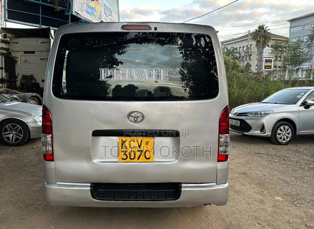Toyota HiAce 2012 Silver