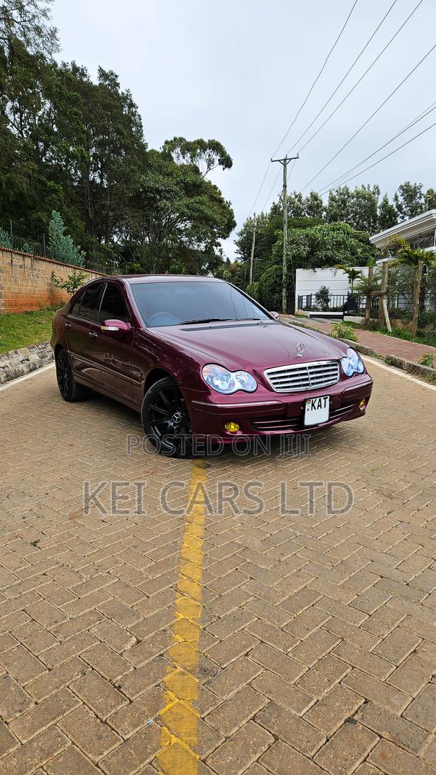 Mercedes-Benz C200 2004 Maroon
