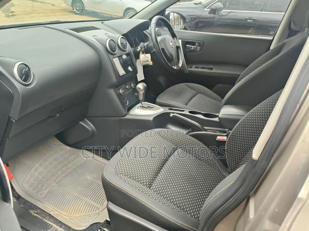 Nissan Dualis 2009 Gold