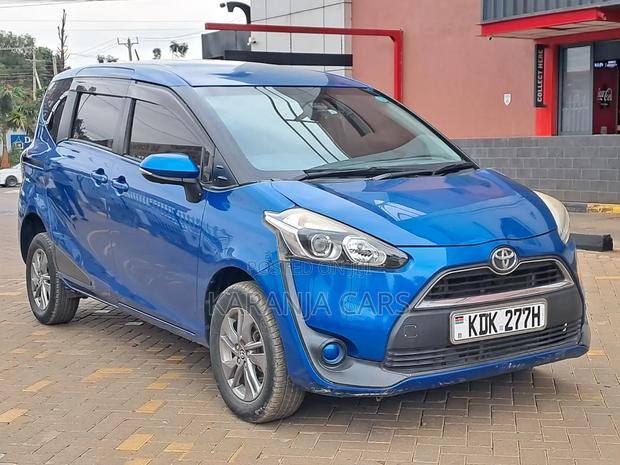 Toyota Sienta 2015 Blue