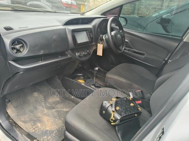 Toyota Vitz 2017 Silver