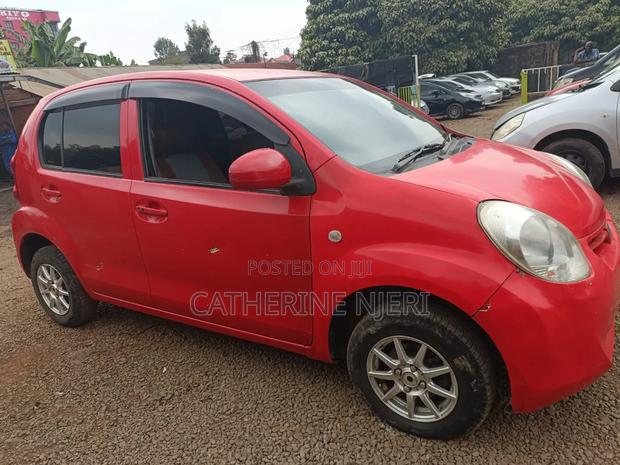 Toyota Passo 2011 Red