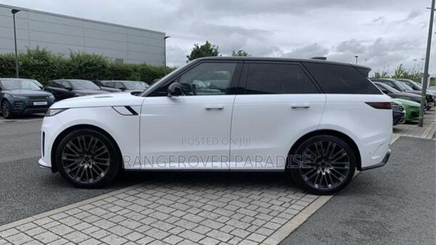 New Land Rover Range Rover Sport P635 SV 2026 White