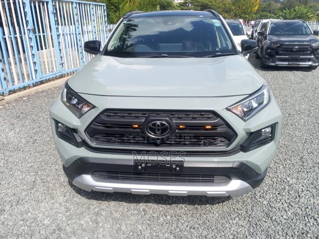 Toyota RAV4 2020 Green